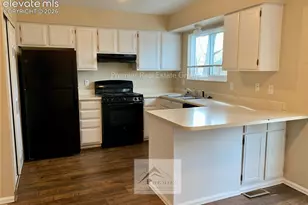 1122 Delaware Dr, Colorado Springs, CO 80909 - Photo 4