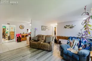 1401 Bates Dr, Colorado Springs, CO 80909 - Photo 8