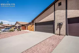 19 Pineridge Ct, Pueblo, CO 81001 - Photo 4