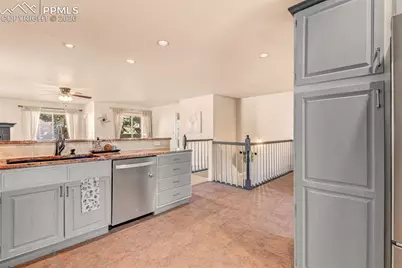 150 Luxury Lane, Colorado Springs, CO 80921 - Photo 6