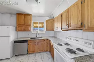 2609 Ridgewood Ln, Pueblo, CO 81005 - Photo 10