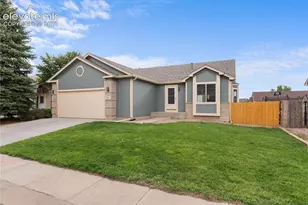890 N Candlestar Loop, Fountain, CO 80817 - Photo 2
