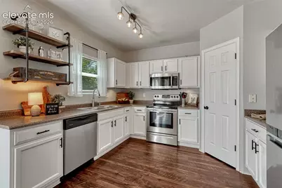 6201 Scottsbluff Drive, Colorado Springs, CO 80923 - Photo 4