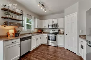 6201 Scottsbluff Dr, Colorado Springs, CO 80923 - Photo 4
