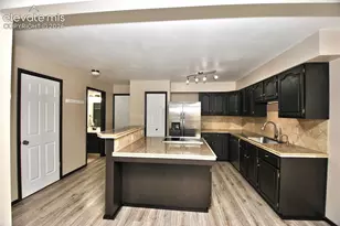 6109 Pine Hill Dr, Colorado Springs, CO 80918 - Photo 12