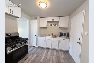 475 Glen View Court, Colorado Springs, CO 80904 - Photo 4