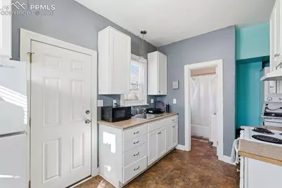 936 E Moreno Avenue, Colorado Springs, CO 80903 - Photo 6