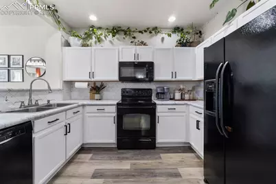 7375 Sandy Springs Point, Fountain, CO 80817 - Photo 18