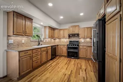 8450 Melross Court, Colorado Springs, CO 80919 - Photo 4