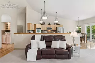 1071 Hummingbird Ct, Colorado Springs, CO 80921 - Photo 8