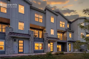930 Hook Grv, Colorado Springs, CO 80907 - Photo 2