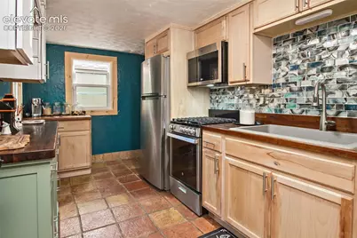 8 Narrows Road, Manitou Springs, CO 80829 - Photo 2