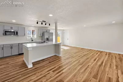 2905 Garden Hill Drive, Colorado Springs, CO 80904 - Photo 2