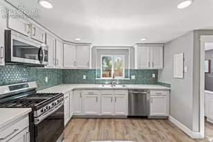 239 Elmwood Dr, Colorado Springs, CO 80907 - Photo 14