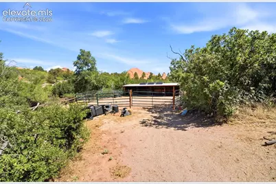 6 Las Piedras Escondidas Na, Colorado Springs, CO 80904 - Photo 4