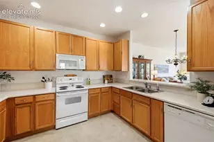 4011 Diamond Ridge View, Colorado Springs, CO 80918 - Photo 12