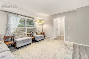 367 Raspberry Ln, Monument, CO 80132 - Photo 4