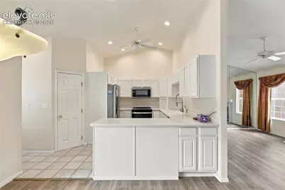 6143 Pine Hill Drive, Colorado Springs, CO 80918 - Photo 8