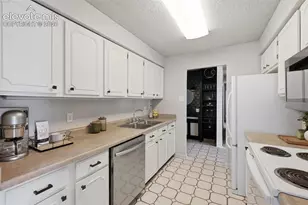 411 Lakewood Circle, Colorado Springs, CO 80910 - Photo 10