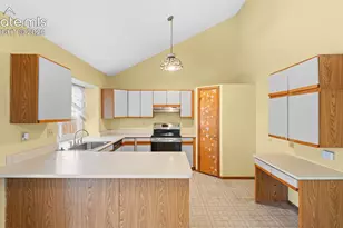 8395 Freemantle Dr, Colorado Springs, CO 80920 - Photo 10