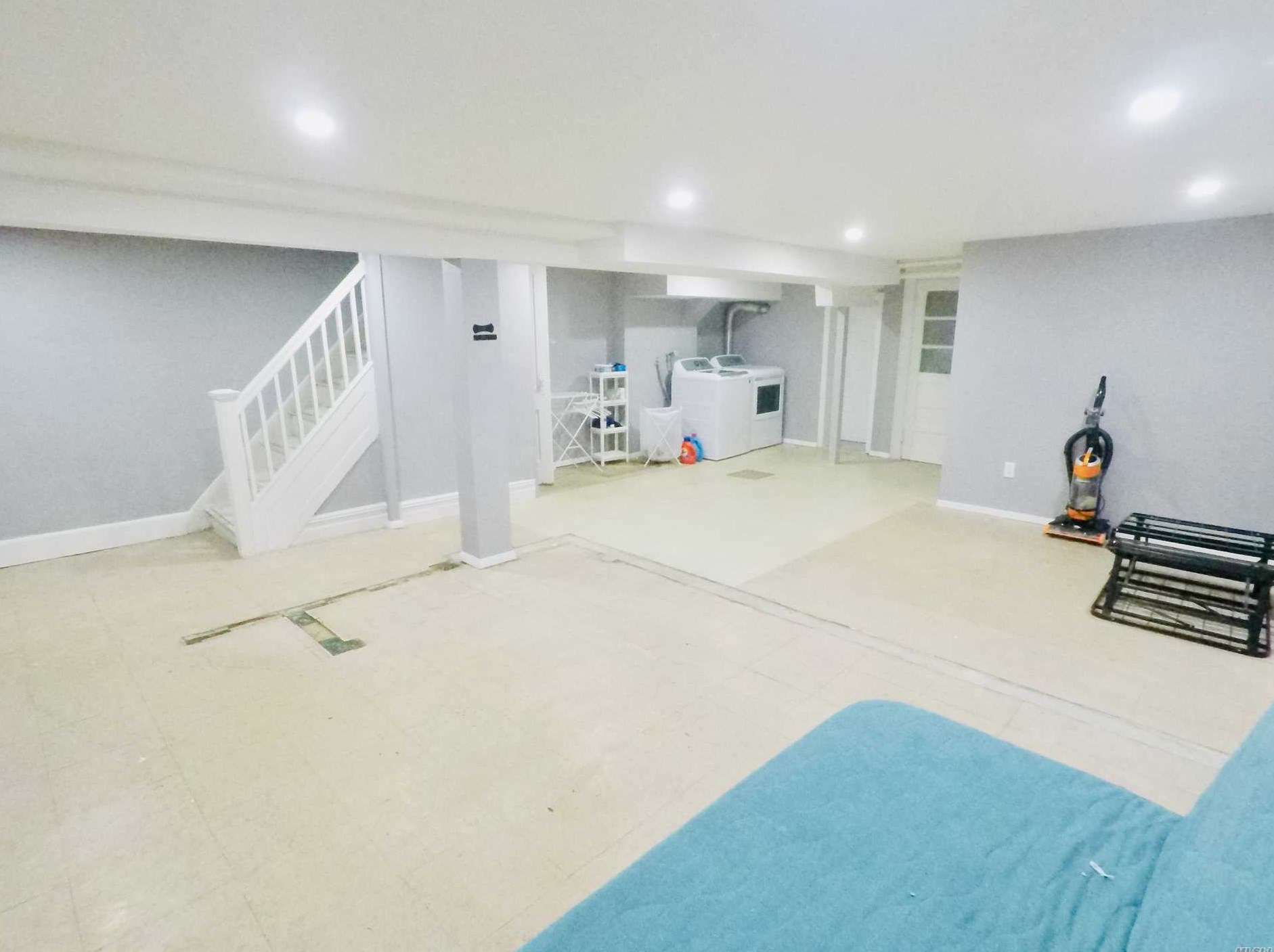 32-55 84th St, Flushing, NY 11370-1605