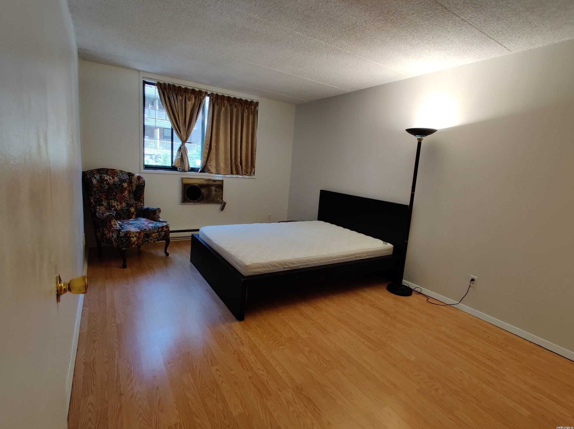137-77 45th Ave, Flushing, NY
