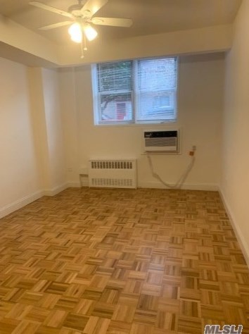 47-37 45th St, Flushing, NY 11377-6126