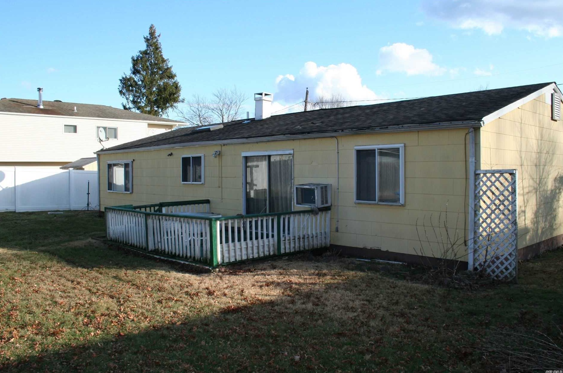22 Milano Ave, Central Islip NY  11722-2402 exterior