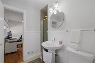 1322 Brook Forest Dr NE, Atlanta, GA 30324 - Photo 38