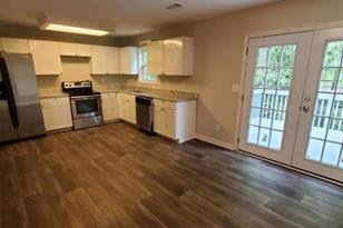 6050 April Dr, Sugar Hill, GA 30518 - Photo 4