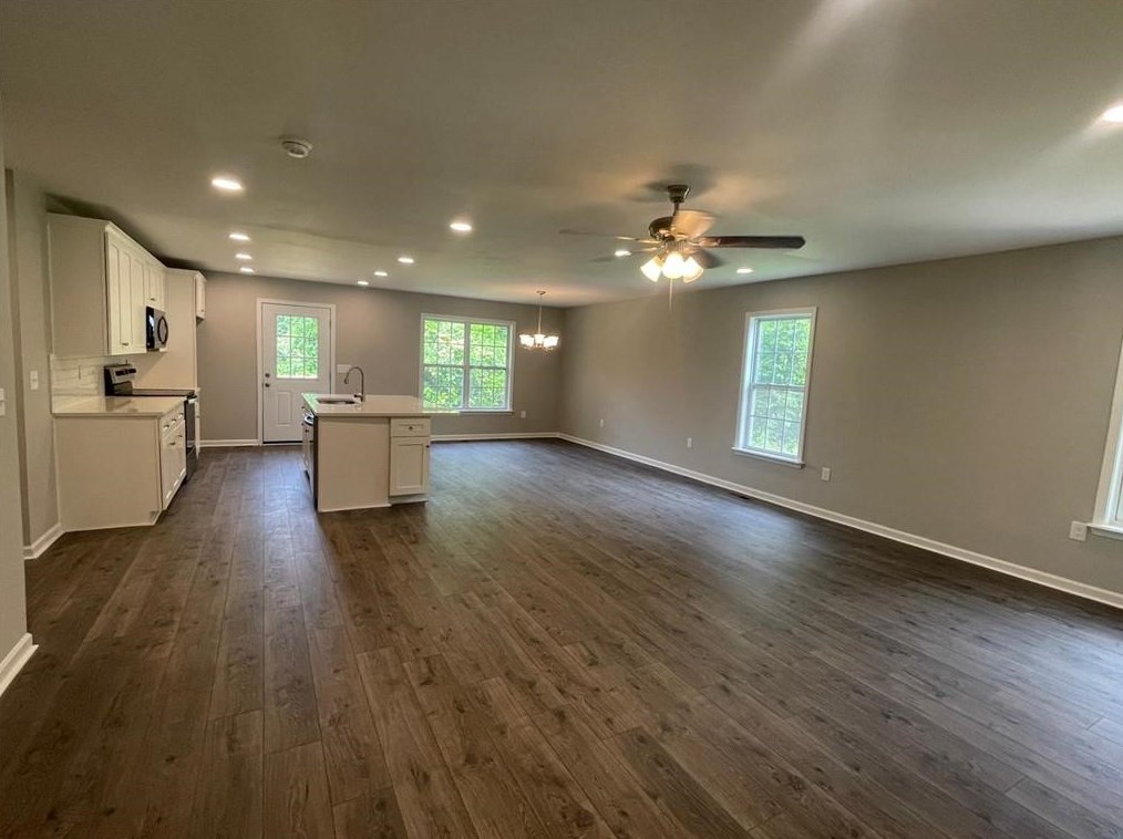 127 Easy St, Dublin, GA 31021-6454