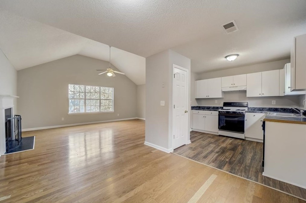 2180 Hidden Creek Dr, Decatur GA  30035-3628 exterior