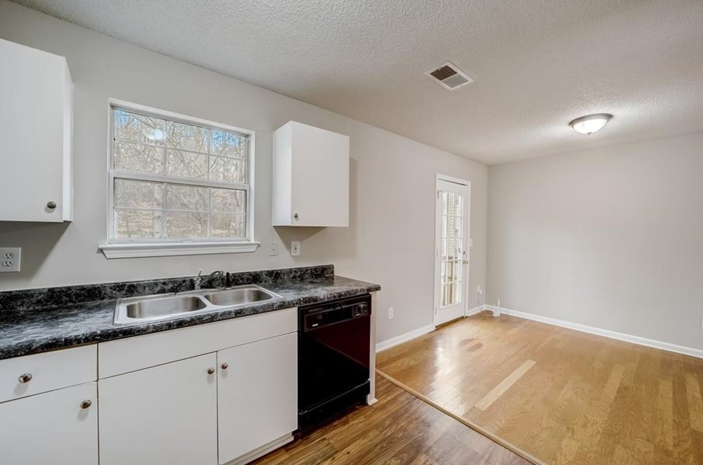 2180 Hidden Creek Dr, Decatur GA  30035-3628 exterior