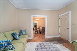 270 Benson St - Photo 4