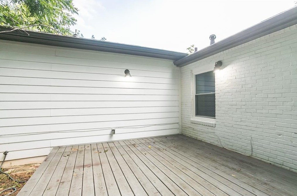 1945 Meadow Ln, Decatur GA  30032-4278 exterior