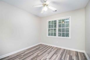 1560 Red Briar Way - Photo 16