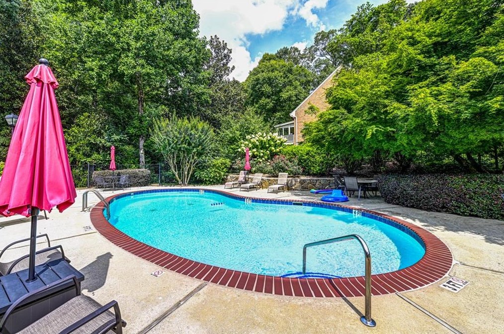 1875 Bedfordshire Ct, Decatur GA  30033-1400 exterior