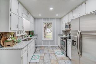 363 Agnes Ct - Photo 18