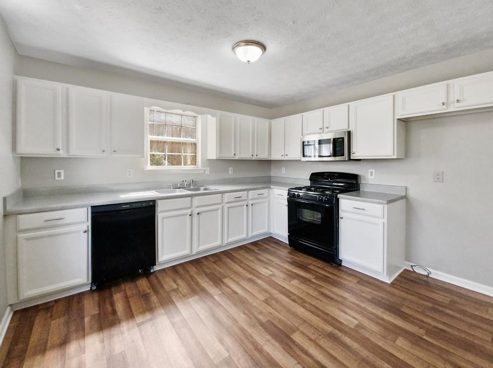 234 Tanglewood Dr, Hiram, GA 30141