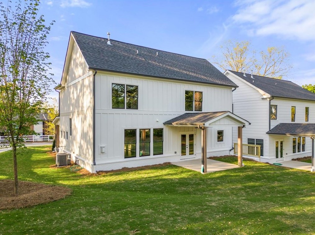 1082 Medlin St, Smyrna GA  30080-4156 exterior