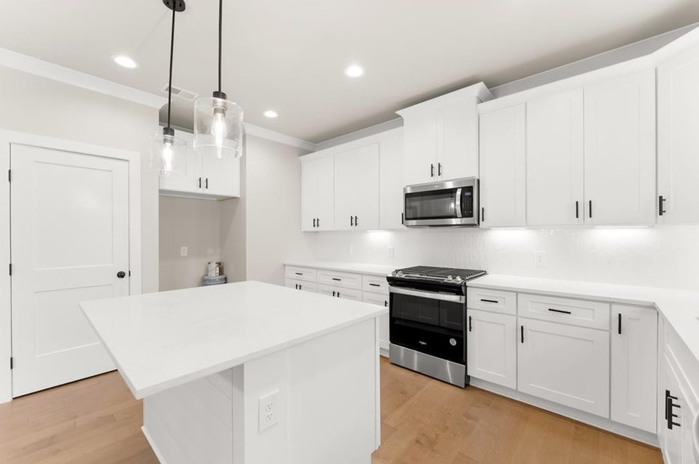 1082 Medlin St, Smyrna GA  30080-4156 exterior