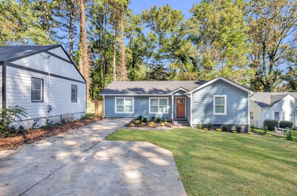 983 Poplar St, Atlanta GA  30344-3744 exterior