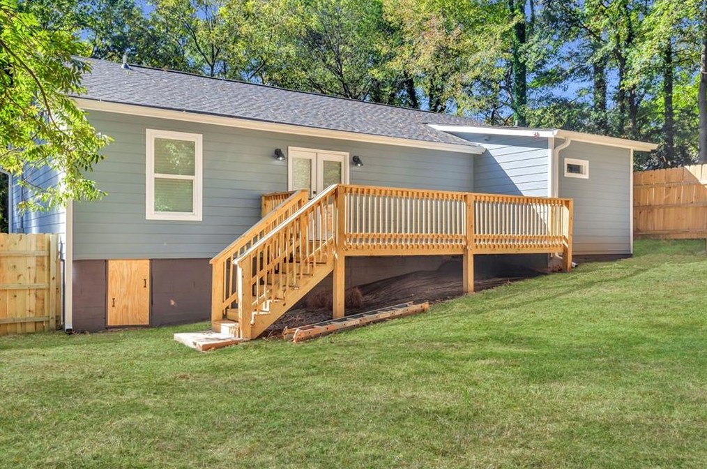 983 Poplar St, Atlanta GA  30344-3744 exterior
