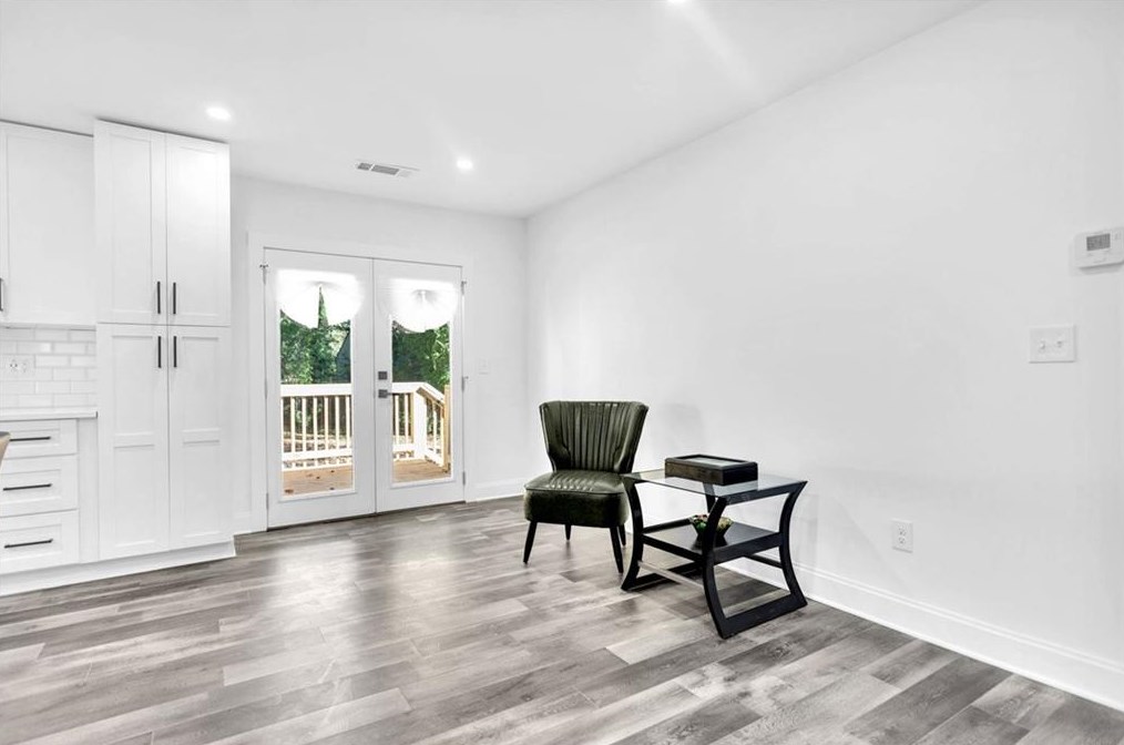 983 Poplar St, Atlanta GA  30344-3744 exterior