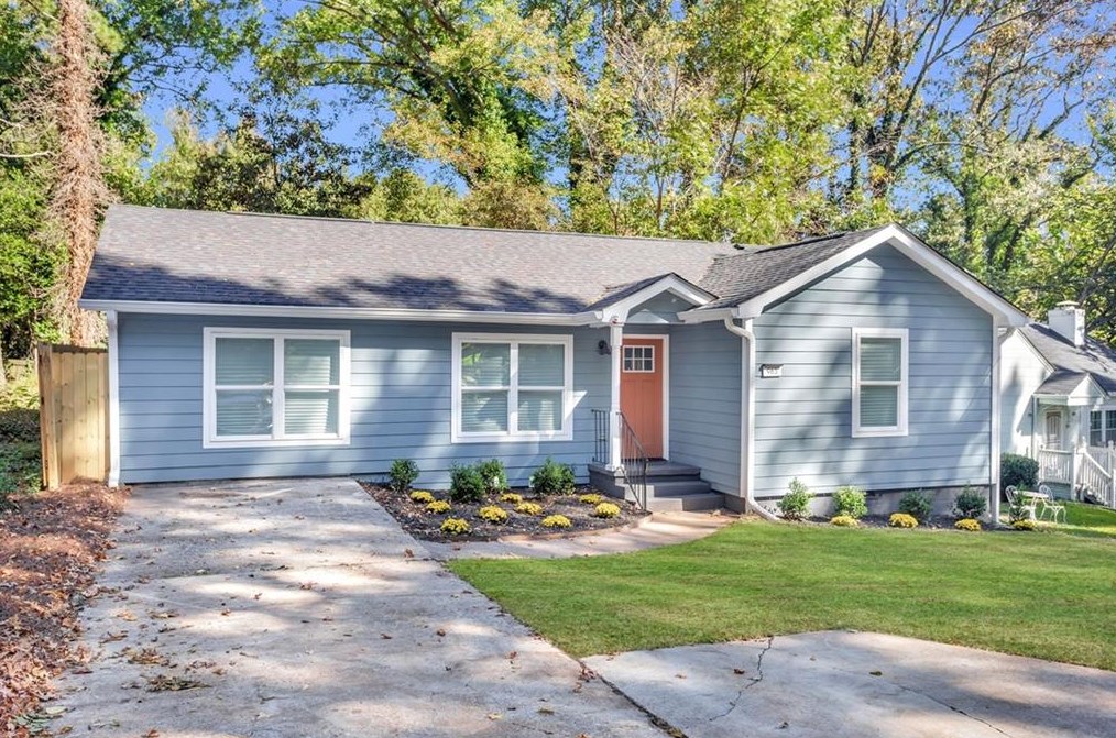 983 Poplar St, Atlanta GA  30344-3744 exterior