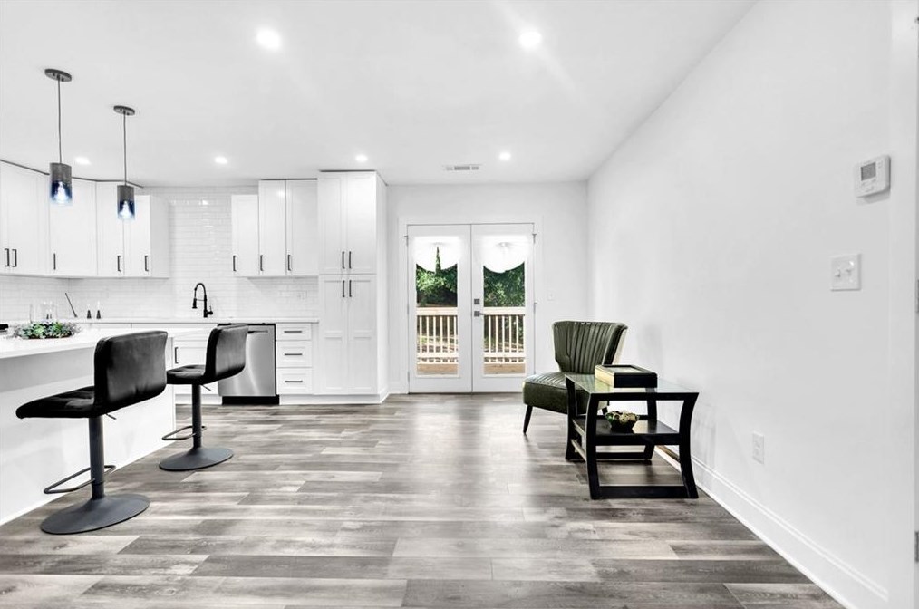 983 Poplar St, Atlanta GA  30344-3744 exterior