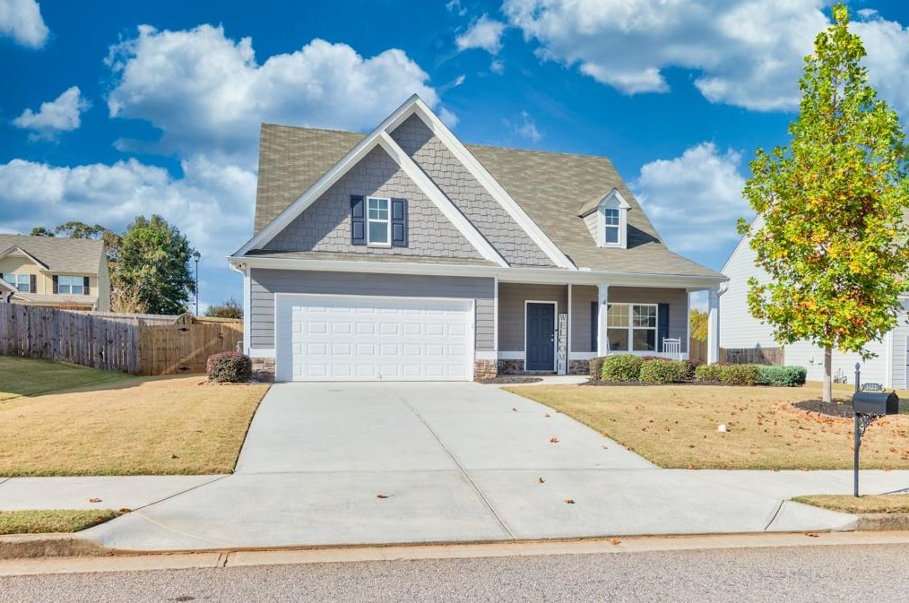 1121 Bald Eagle Trce, Hoschton GA  30548-1991 exterior