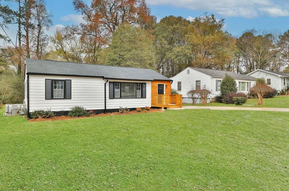 4212 Hanes Dr, Decatur, GA 30035-1945