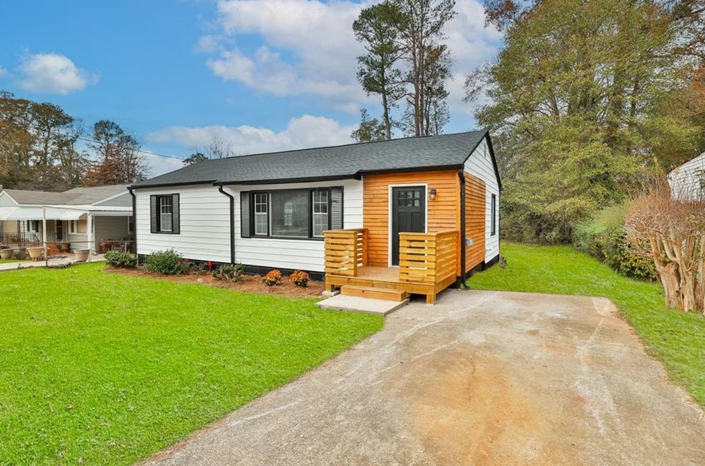 4212 Hanes Dr, Decatur GA  30035-1945 exterior