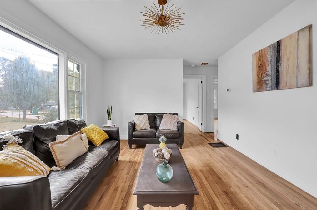 4212 Hanes Dr, Decatur GA  30035-1945 exterior